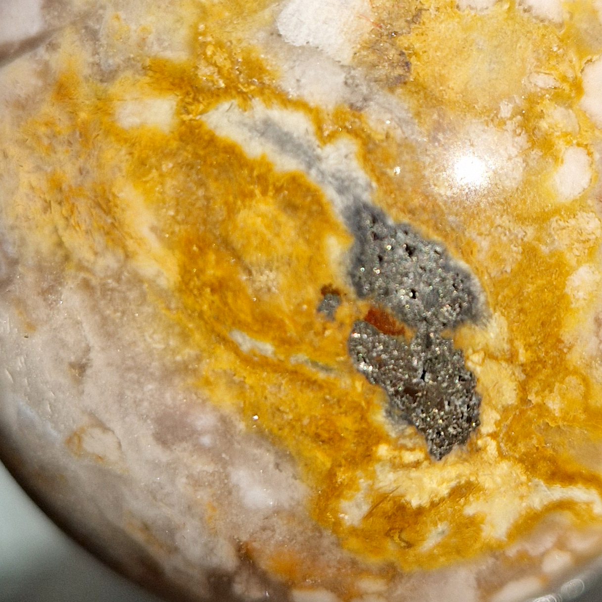 Bloemagaat met Pyriet insluitsel (5.4cm)