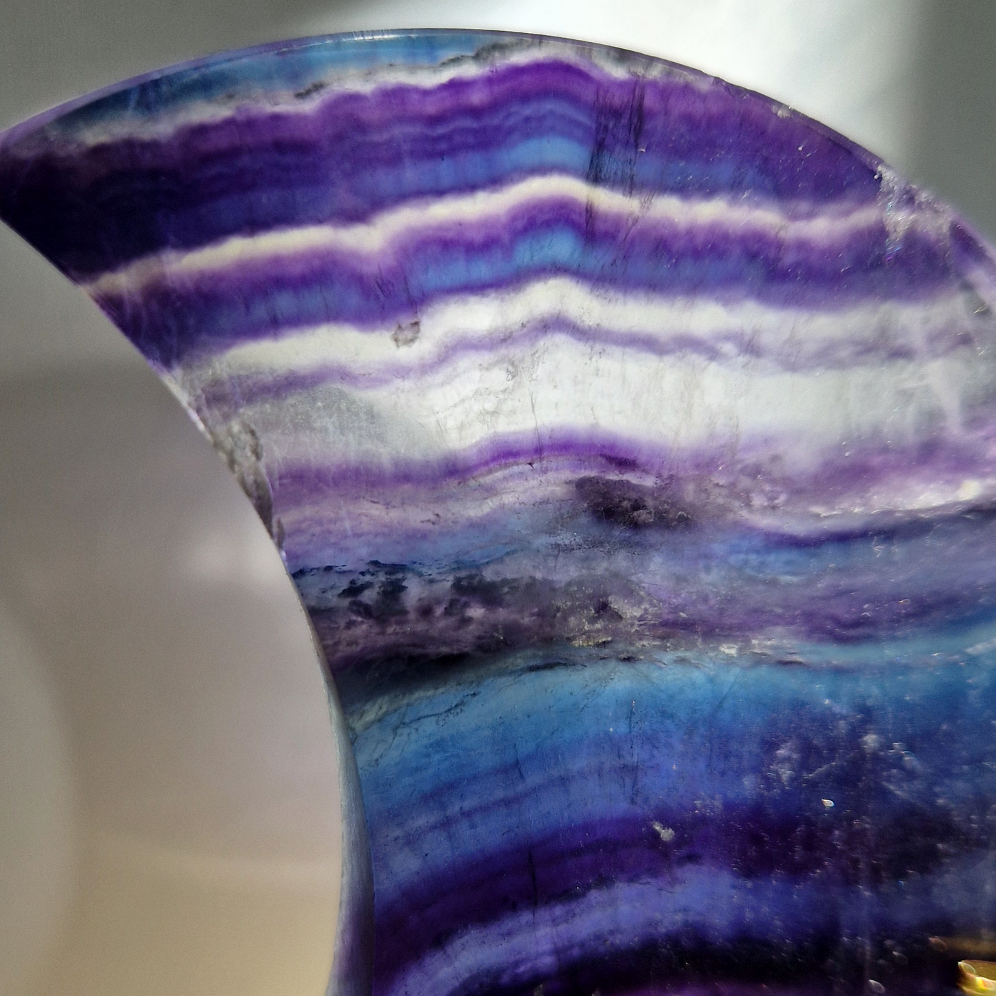 Fluoriet (Regenboog) maan op standaard