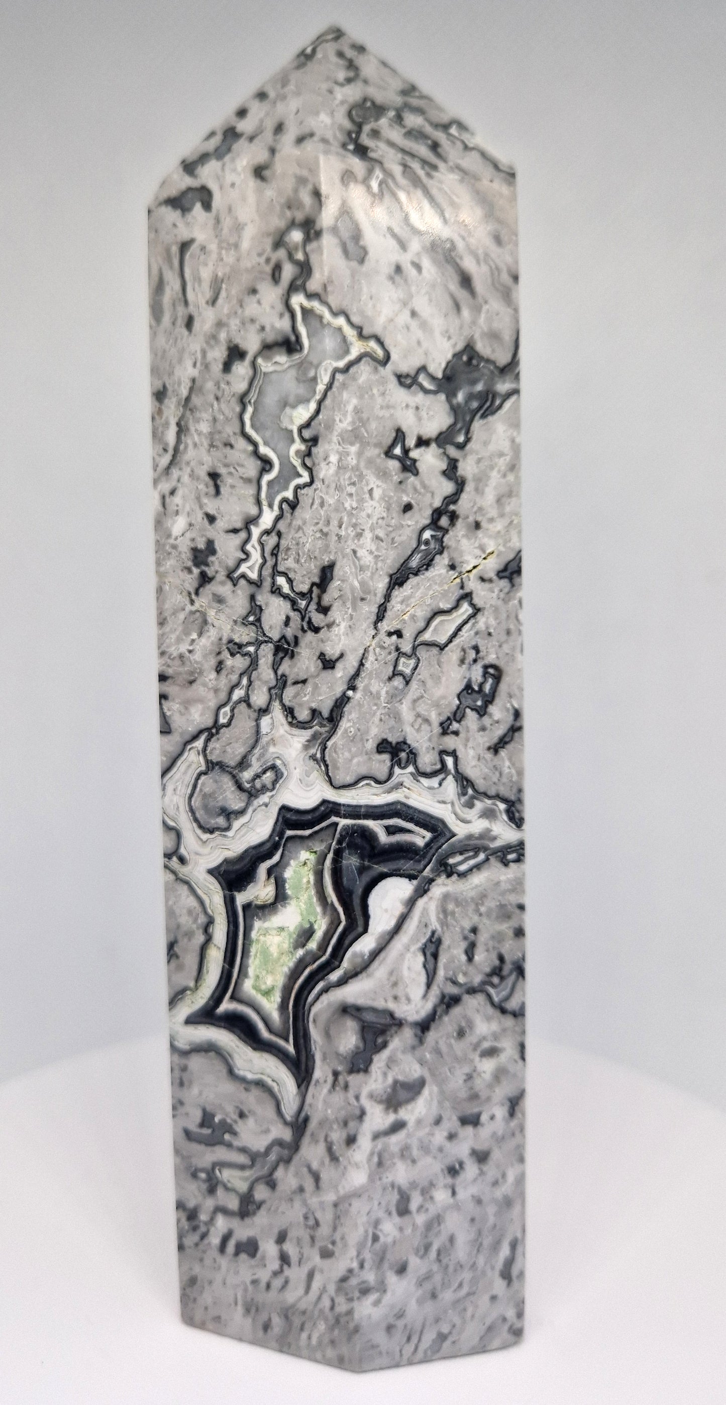 Grijze Crazylace Agaat Toren