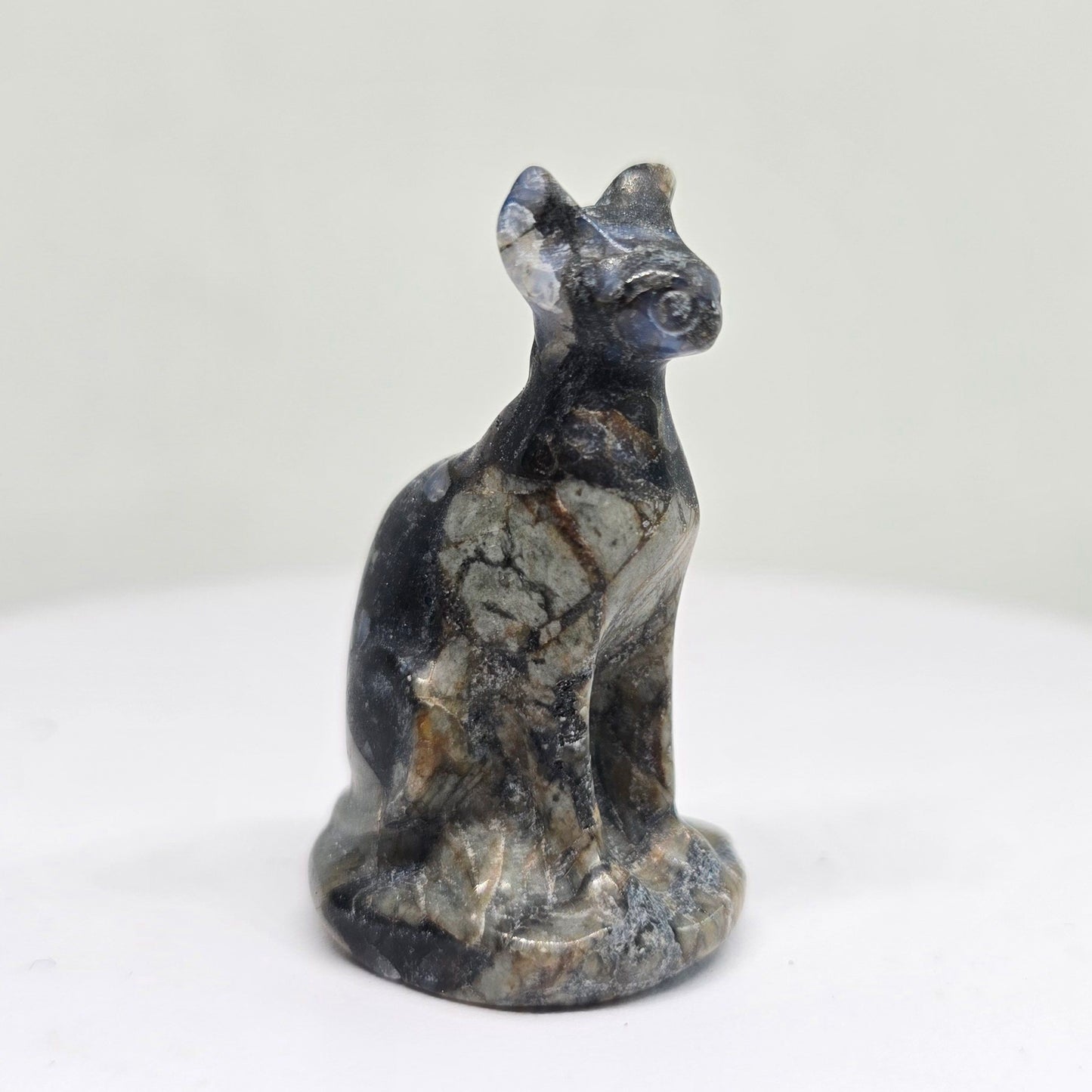 Que Sera (Vulkaniet) Bastet (kat)