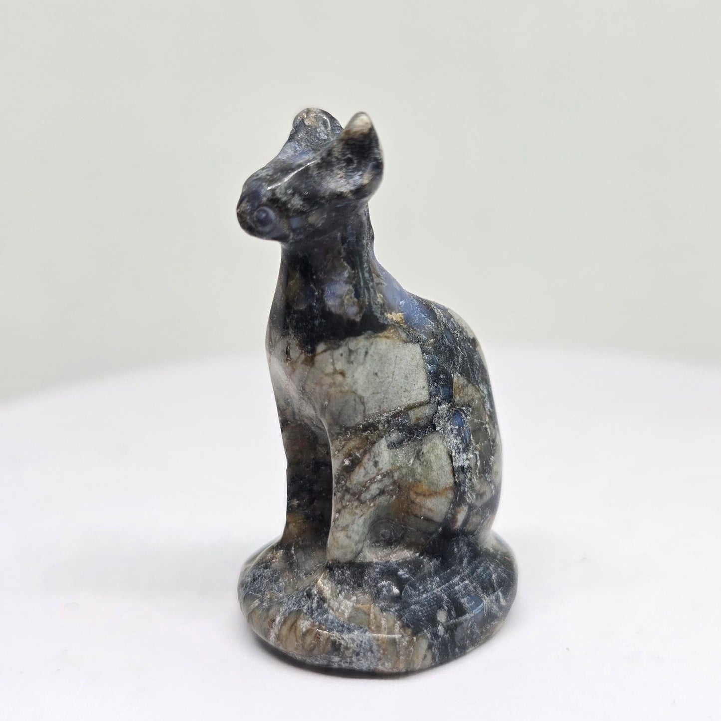 Que Sera (Vulkaniet) Bastet (kat)