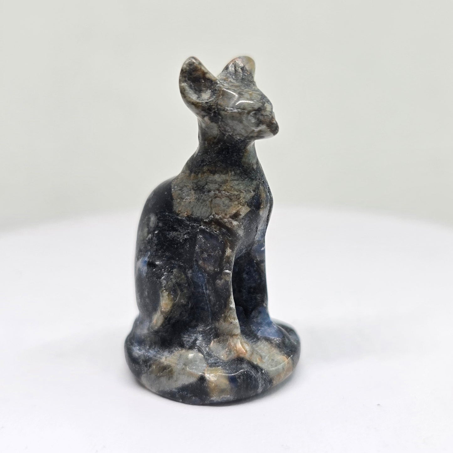 Que Sera (Vulkaniet) Bastet (kat)