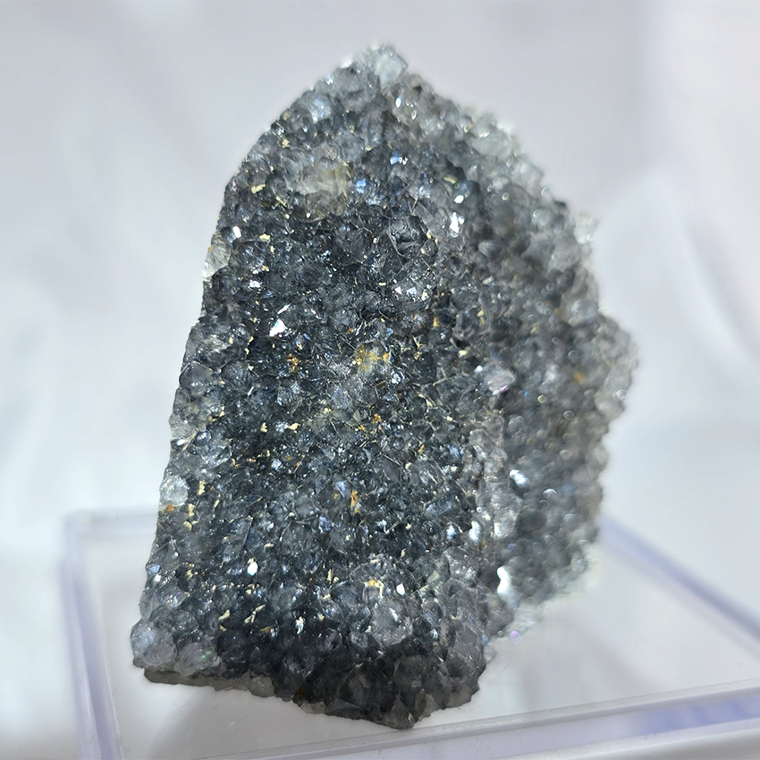 Amethist zwart 127gr (cluster)