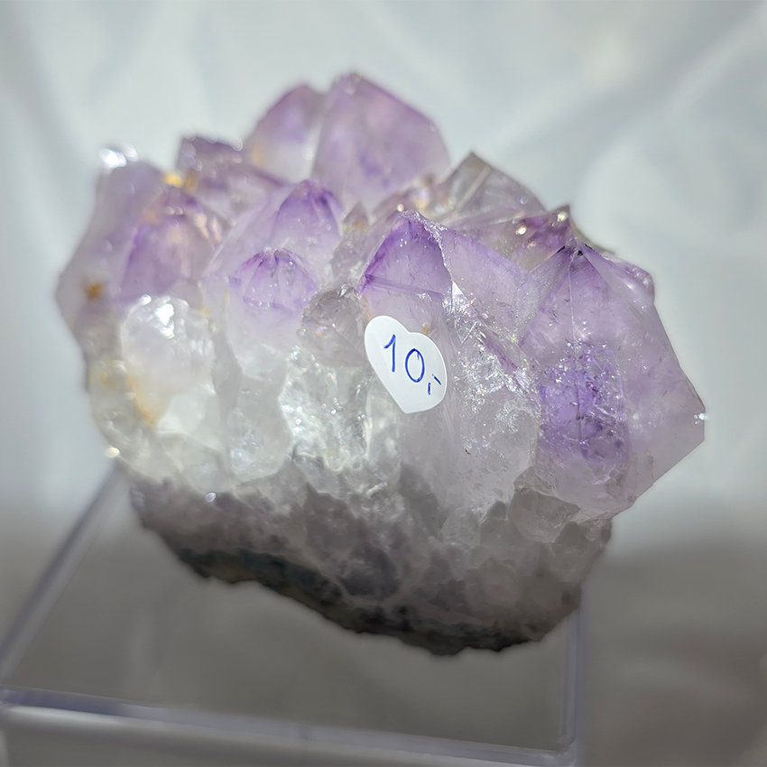 Amethist 325 gr (cluster)