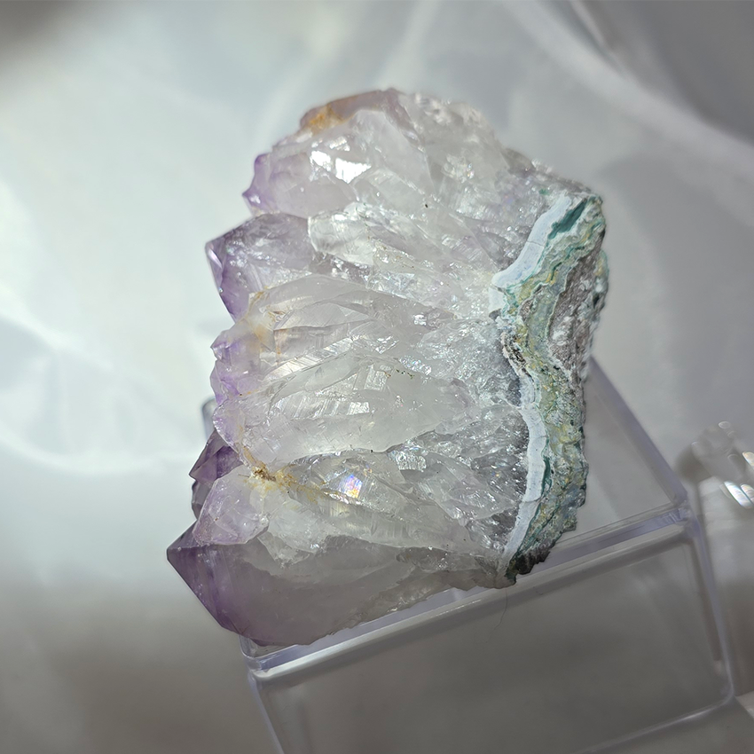 Amethist 325 gr (cluster)