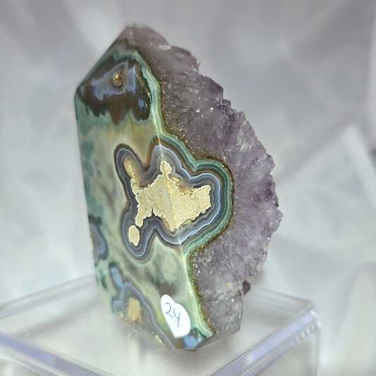 Amethist 179 gr (cluster)