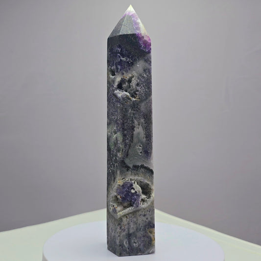 Fluoriet (Breccieus) toren 18,5cm hoog