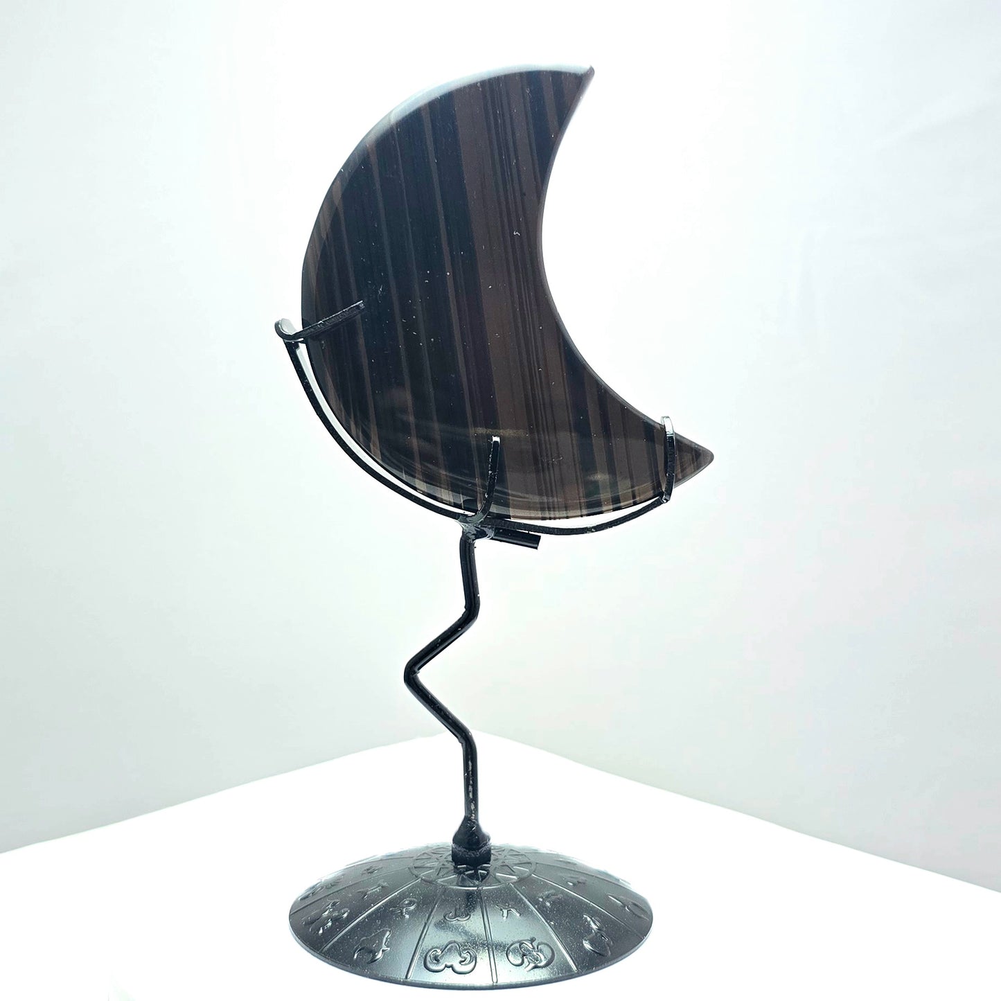 Maan op standaard (Lamellen Obsidiaan)