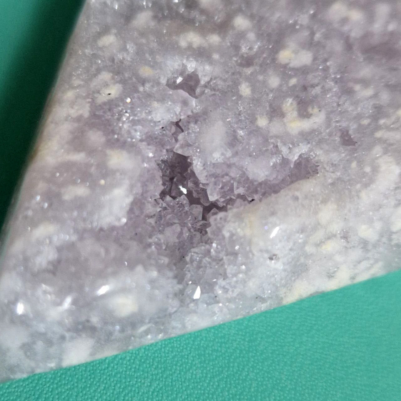 Roze Amethist Ruit met Zodiac Standaard