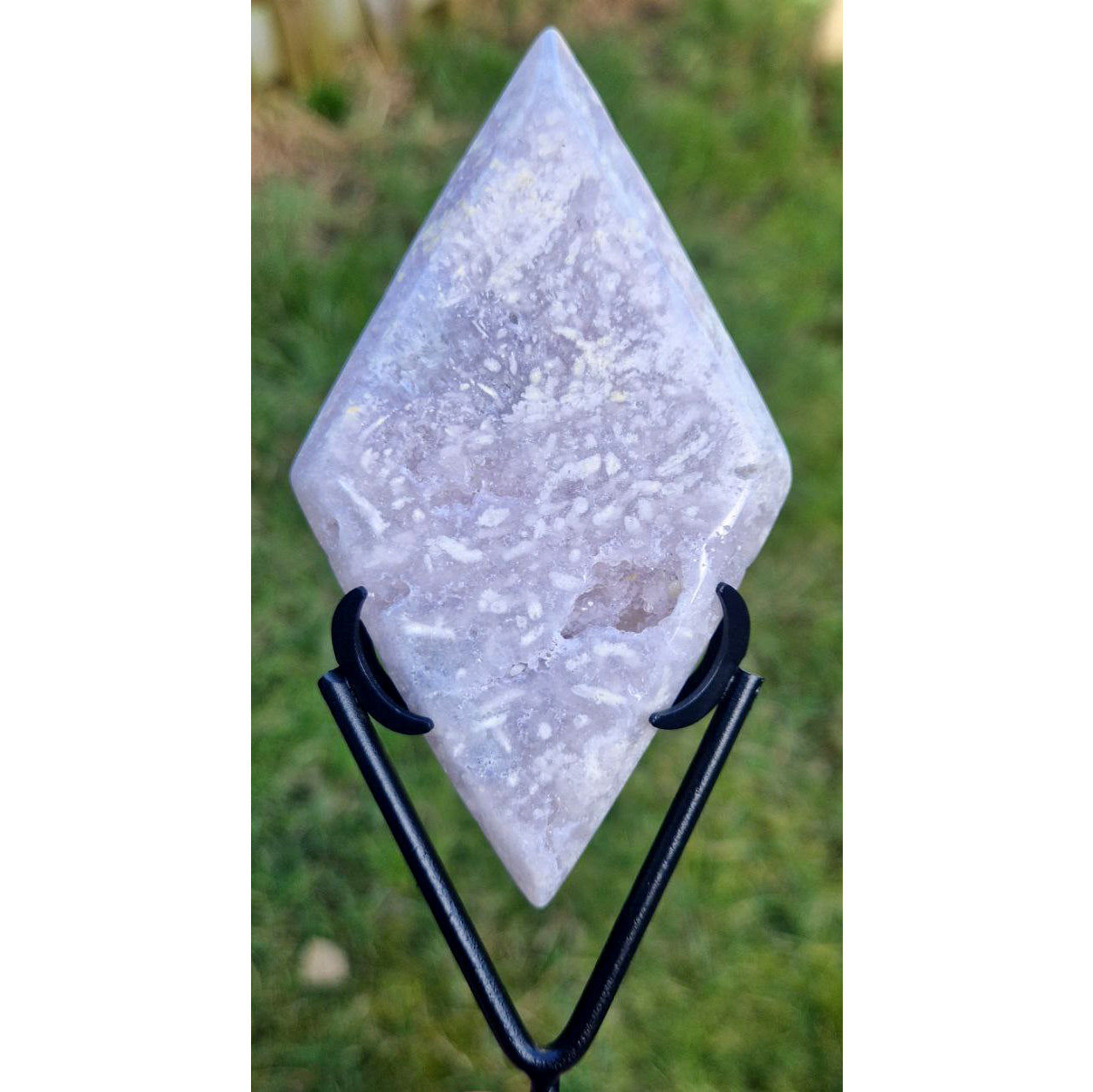 Roze Amethist Ruit met Zodiac Standaard