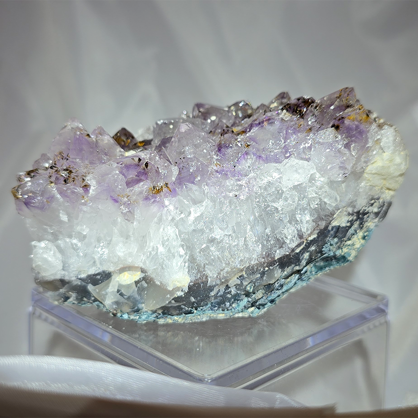 Amethist 309 gr (cluster)