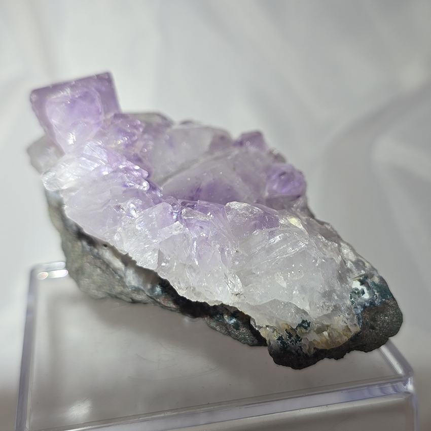 Amethist 241 gr (cluster)