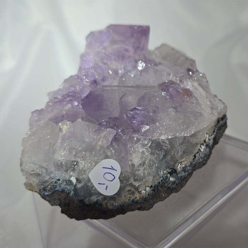 Amethist 241 gr (cluster)