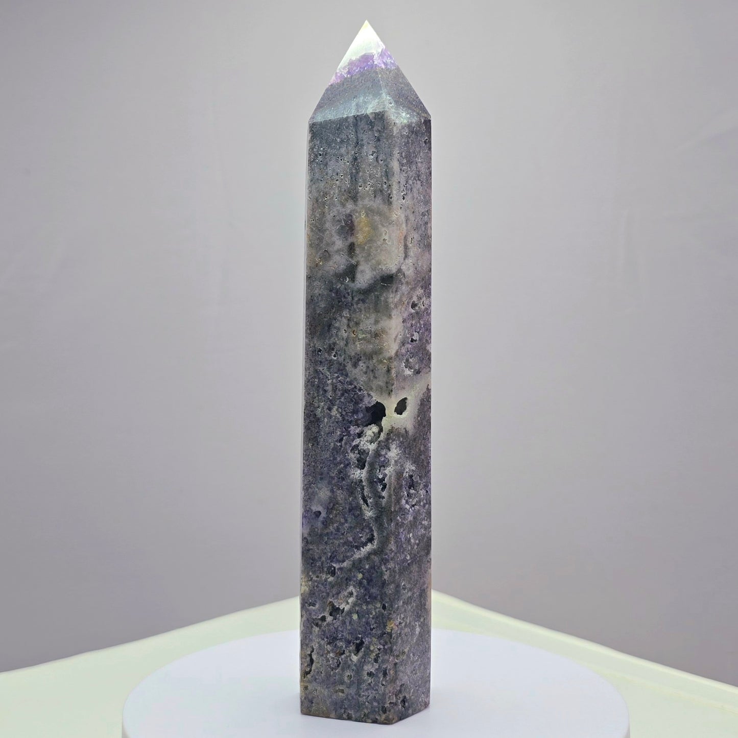 Fluoriet (Breccieus) toren 18,5cm hoog