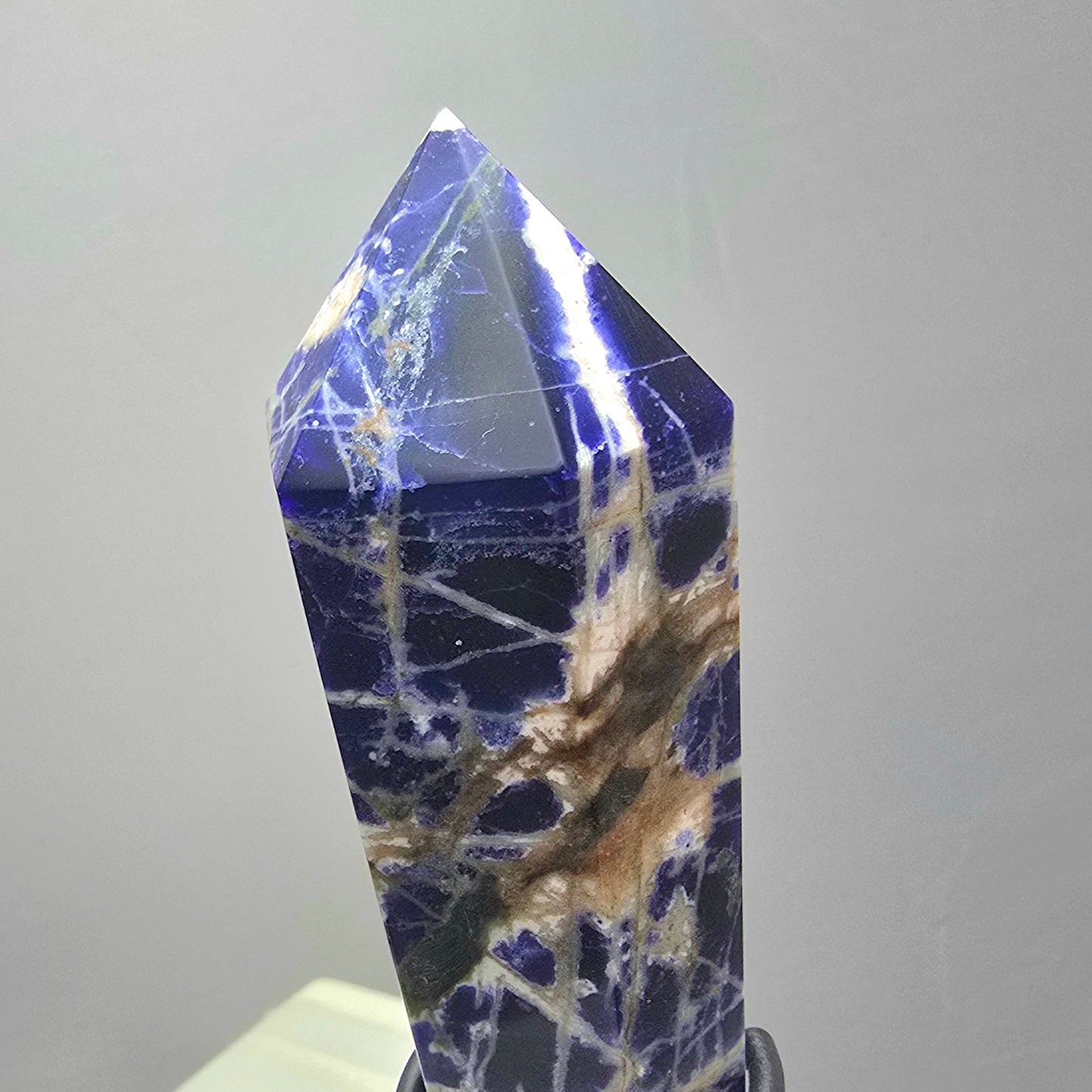 Sodaliet Scepter in houder