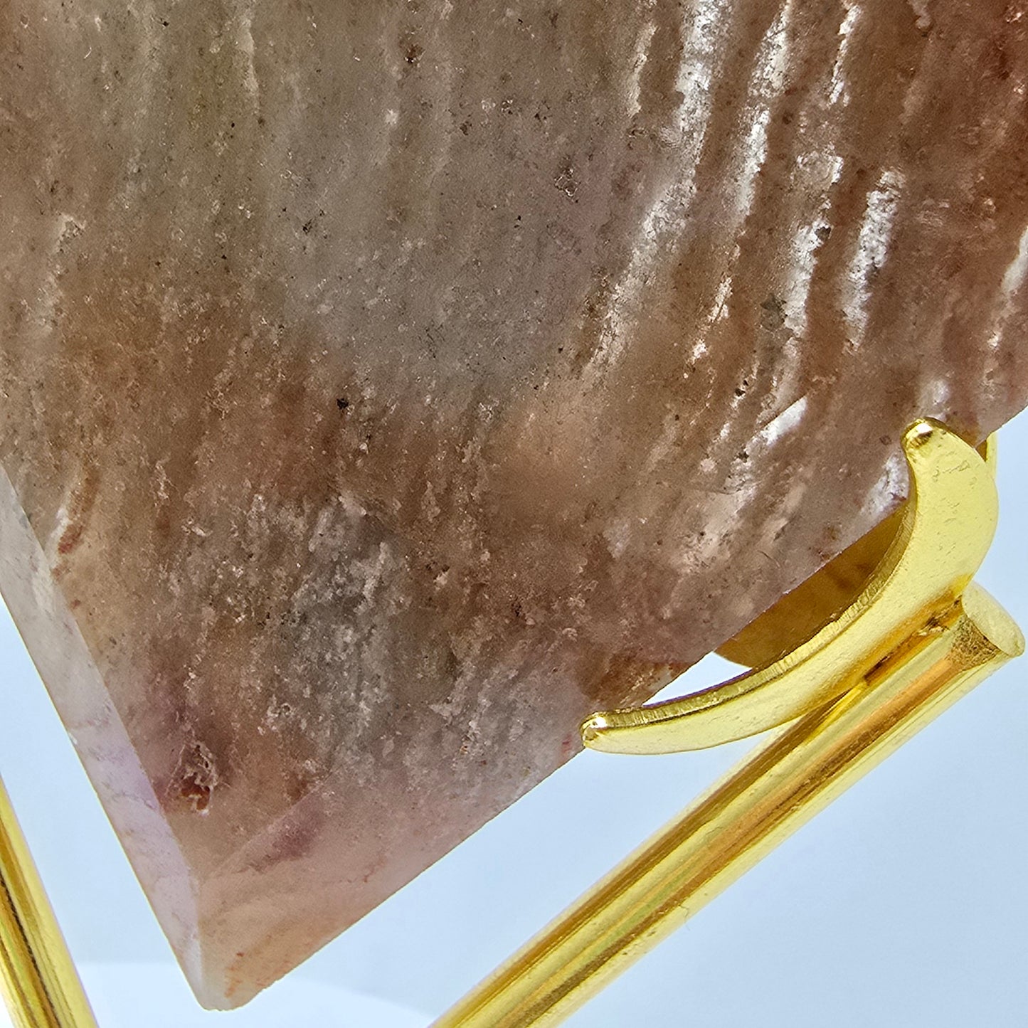 1000 Layer Ruit op standaard (Lodoliet/Sjamaankwarts)